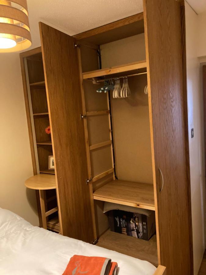 索尔兹伯里Double Bed Self Contained Annexe 14B Is To The Right Of The Main House公寓 外观 照片